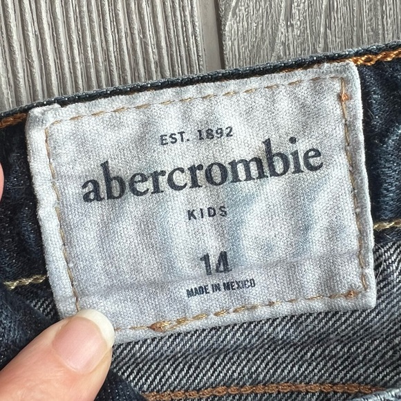100% Cotton Abercrombie Kids Boys Straight Jeans Dark Wash Size 14 - Picture 4 of 10